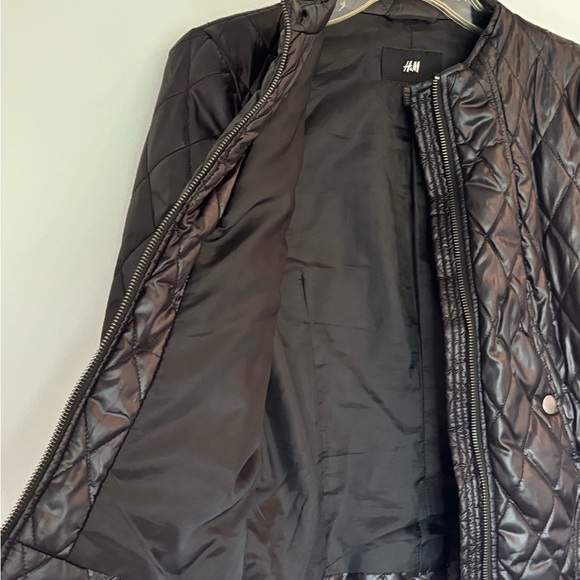 Black puffy quilted, Bomber jacket, waist high, H&M, size 8 (EU 38) - Picture 5 of 9
